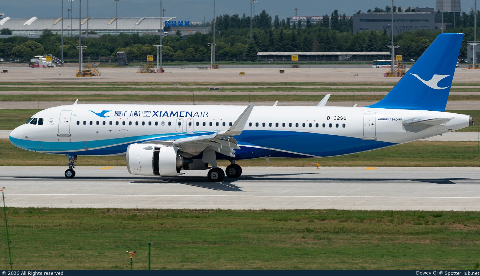 Photo of B-32S0 - Airbus A320-251N operated by Xiamen Airlines