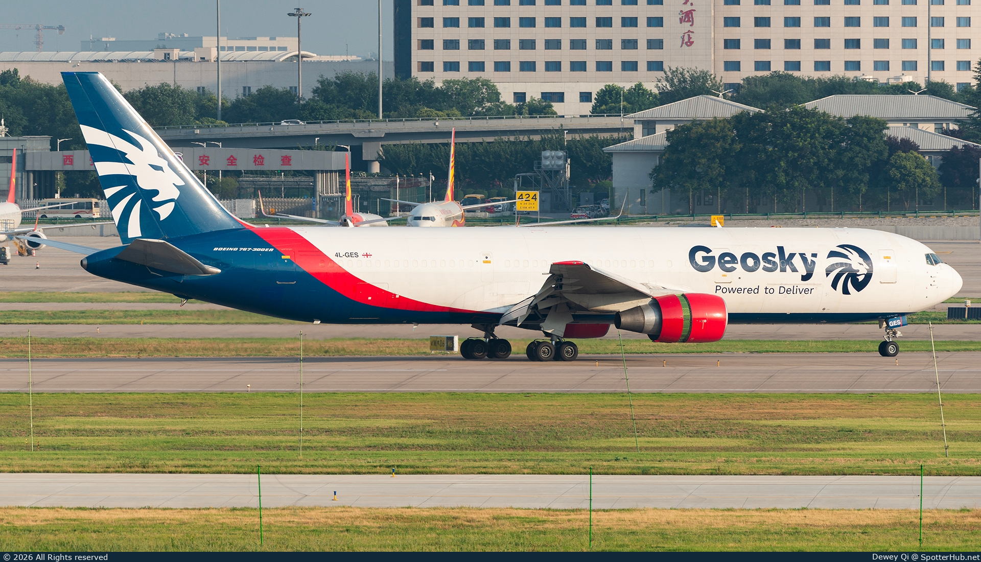 Photo of 4L-GES - Boeing 767-33A(ER)(BCF) operated by Geosky