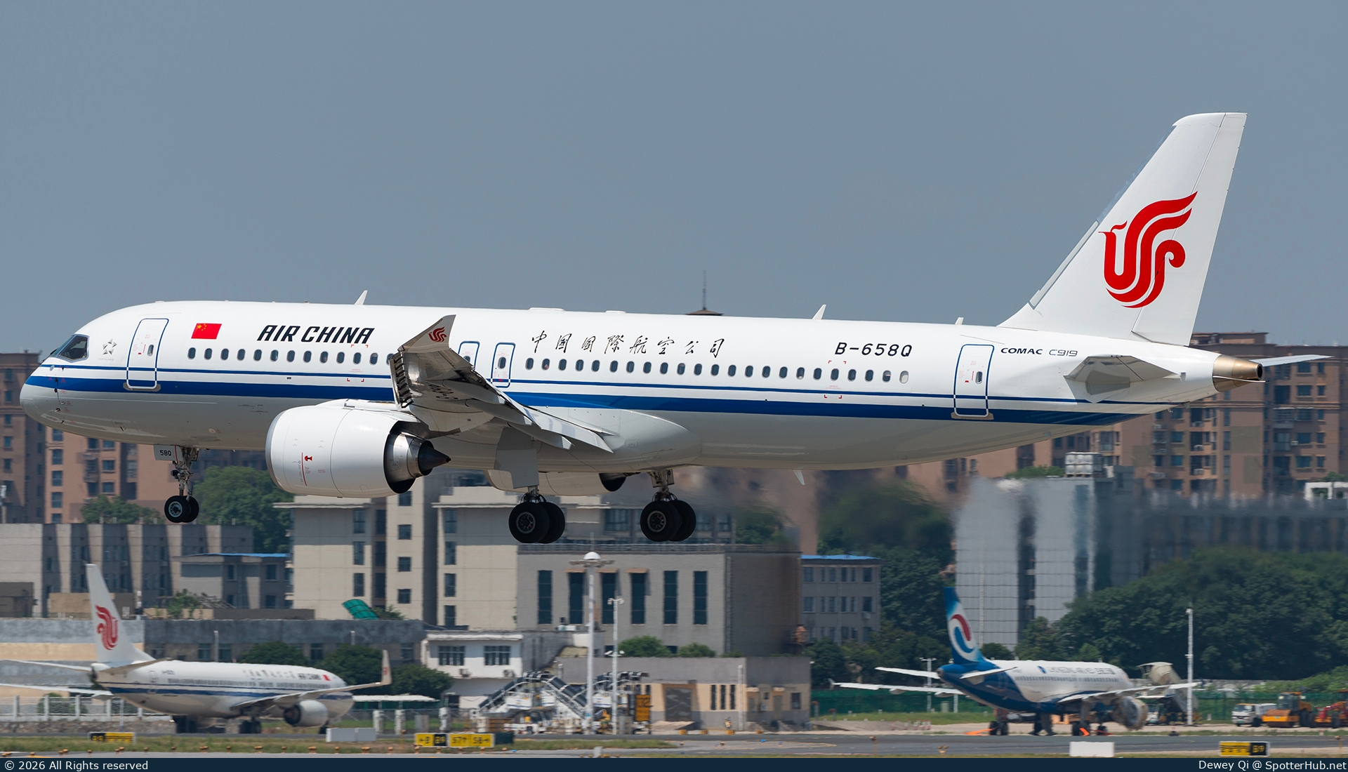 Photo of B-658Q - COMAC C919-100ER operated by Air China
