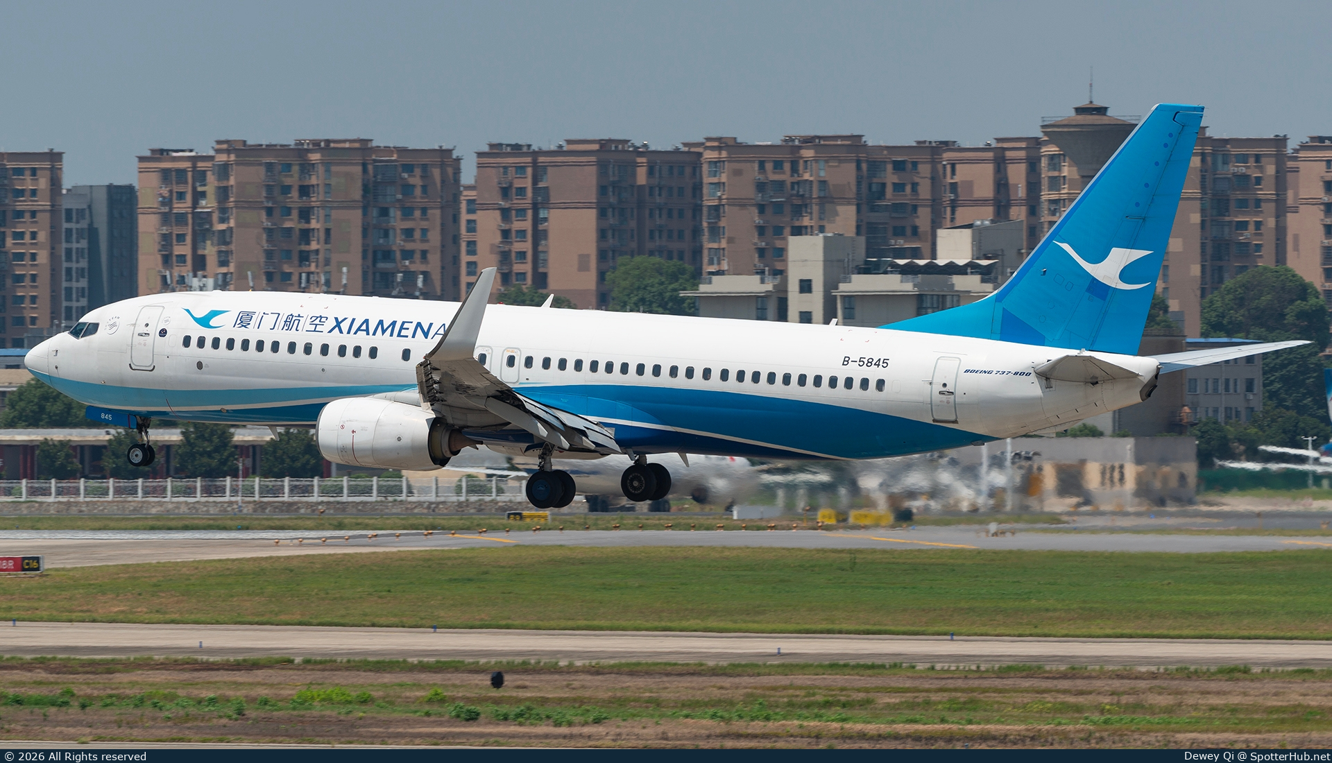 Photo of B-5845 - Boeing 737-85C operated by Xiamen Airlines