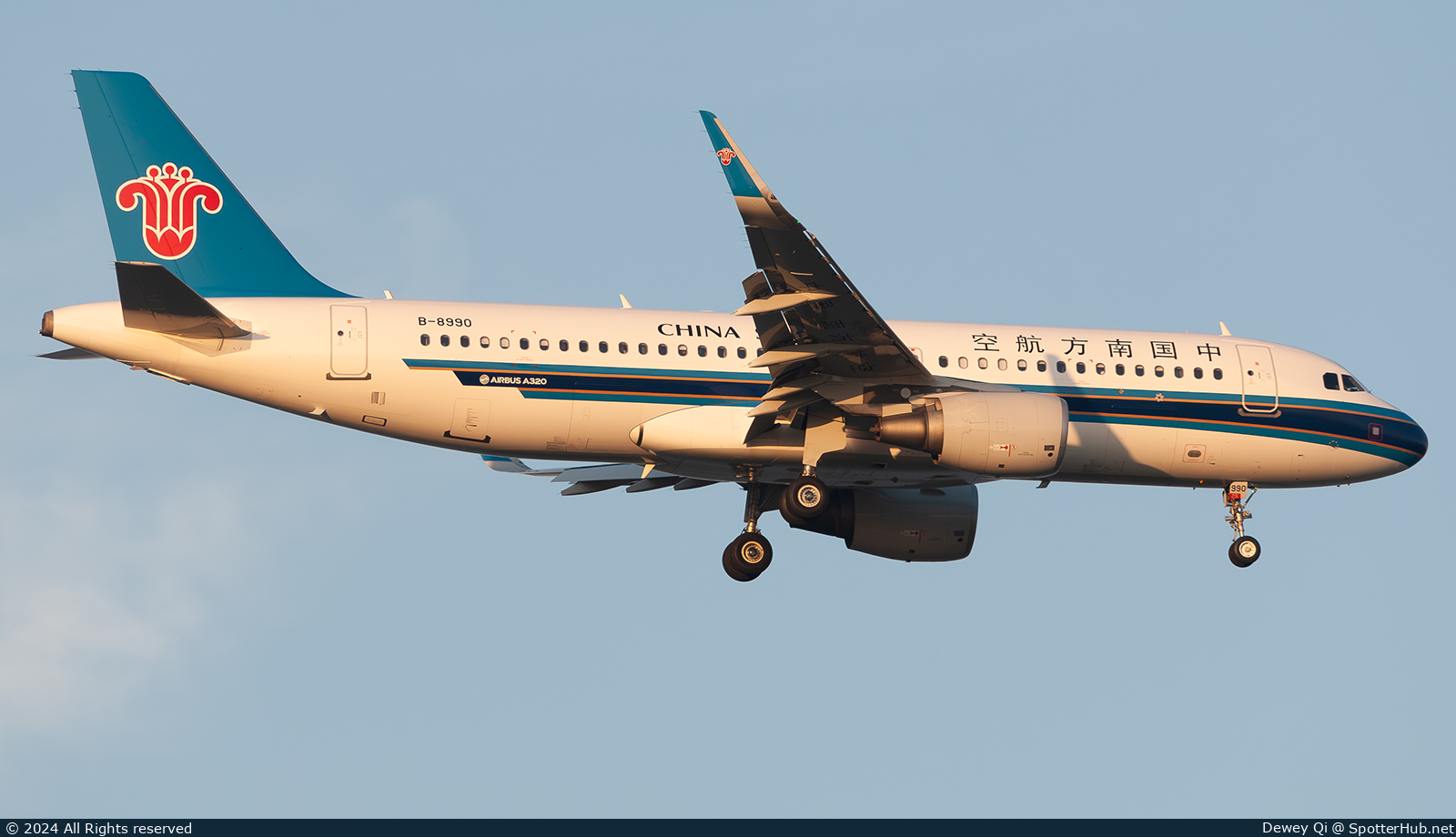 Photo of B-8990 - Airbus A320-214 operated by China Southern Airlines