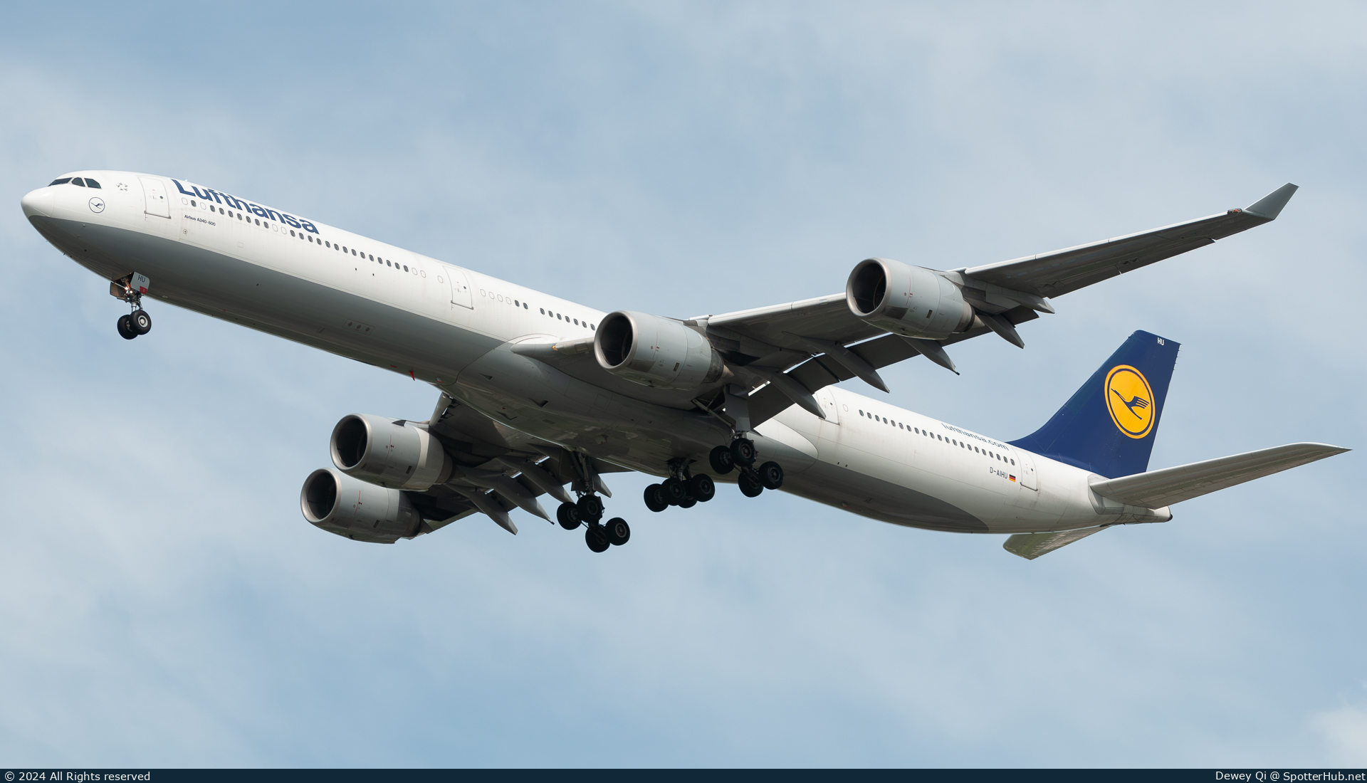 Photo of D-AIHU - Airbus A340-642 operated by Lufthansa