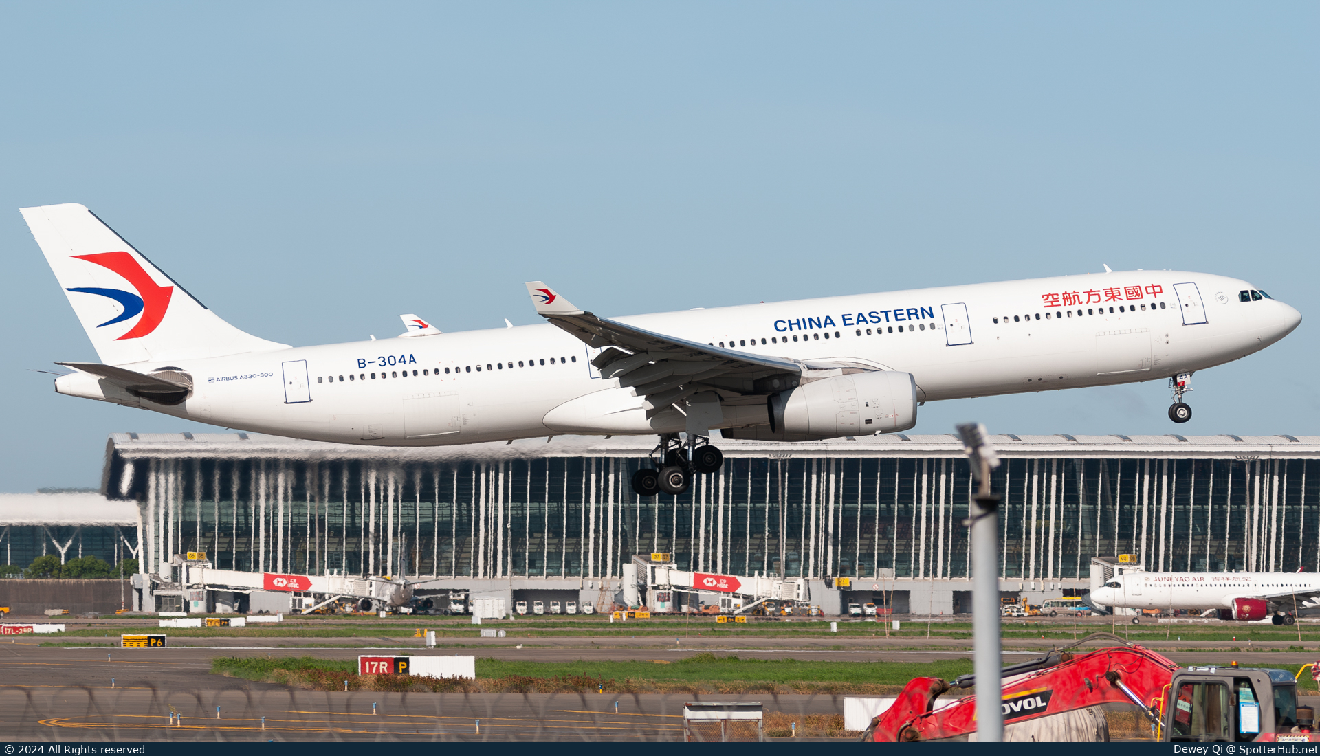 Photo of B-304A - Airbus A330-343 operated by China Eastern Airlines