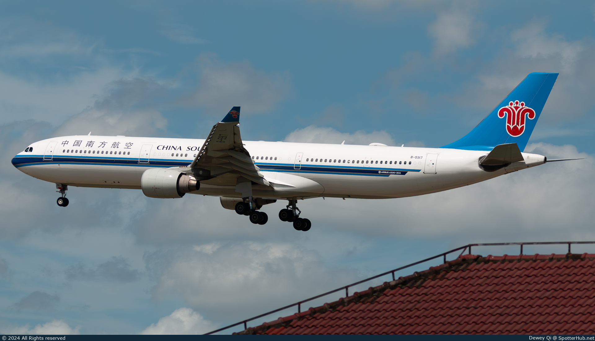 Photo of B-5917 - Airbus A330-323 operated by China Southern Airlines