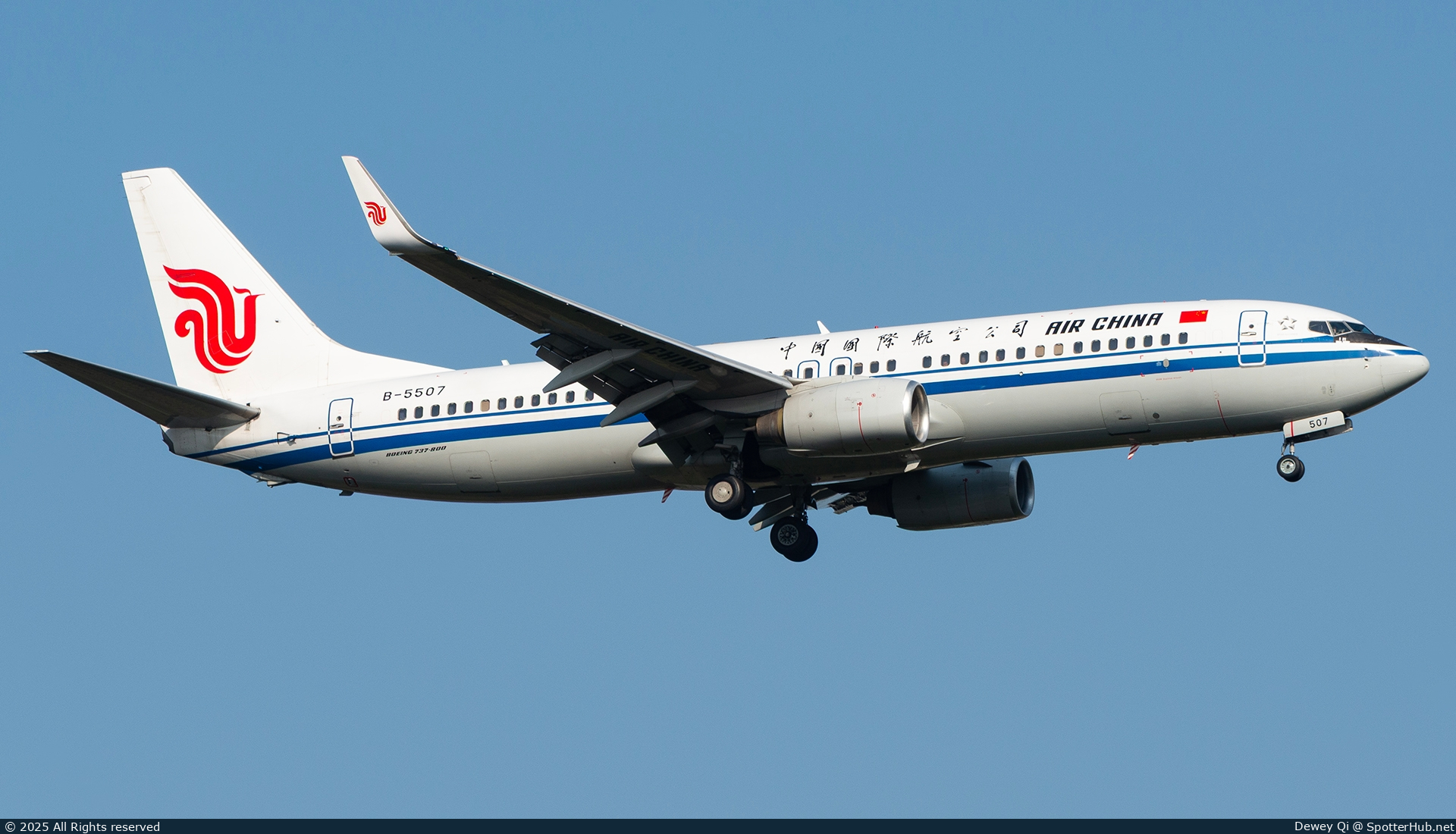 Photo of B-5507 - Boeing 737-89L operated by Air China