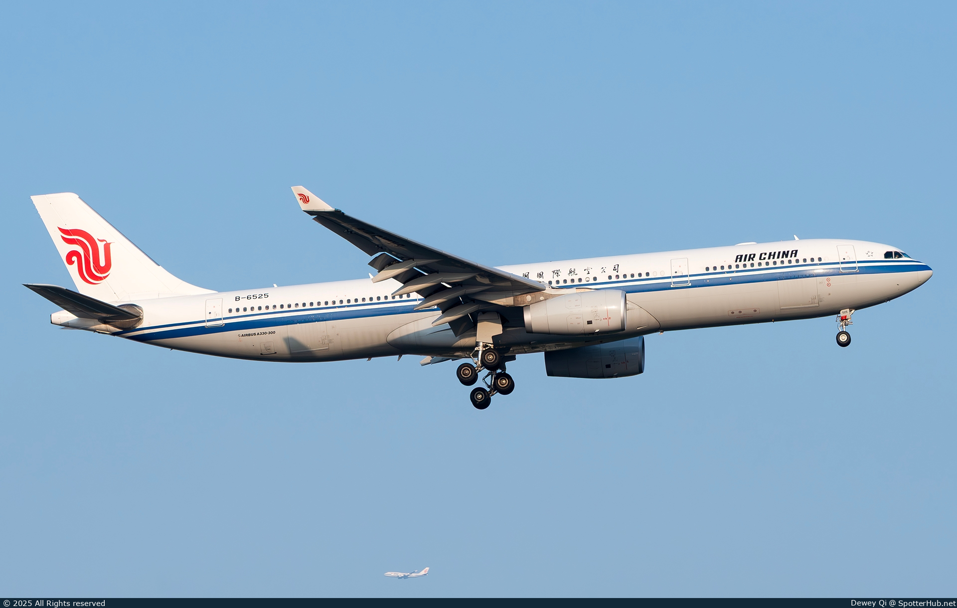 Photo of B-6525 - Airbus A330-343 operated by Air China