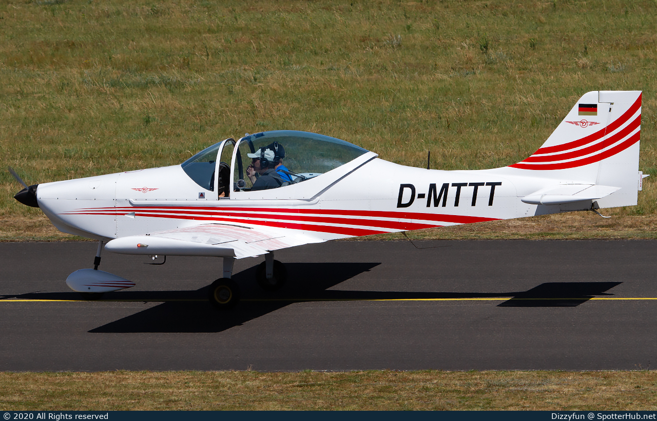 Photo of D-MTTT - Breezer B400 operated by Flugschule ASAD