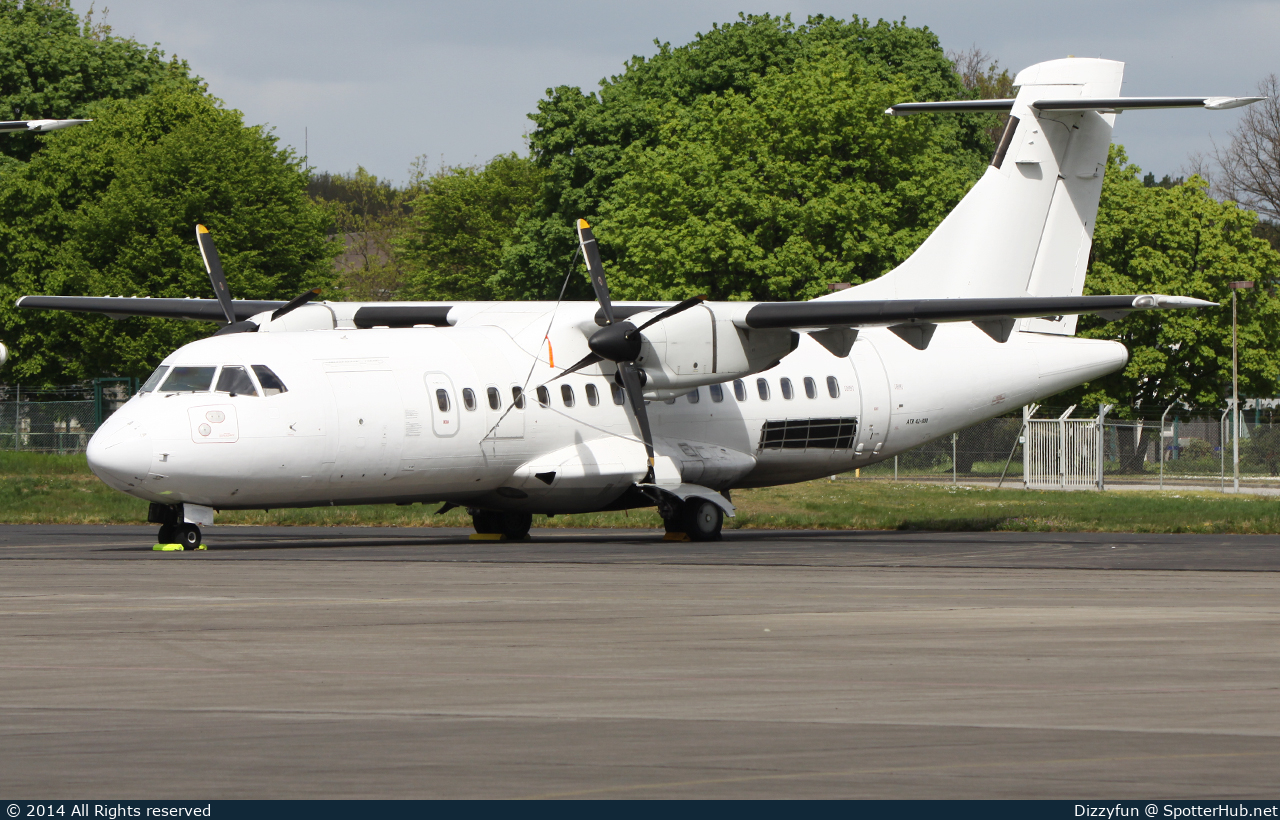 Photo of EI-CPT - ATR 42-300 operated by Aer Arann