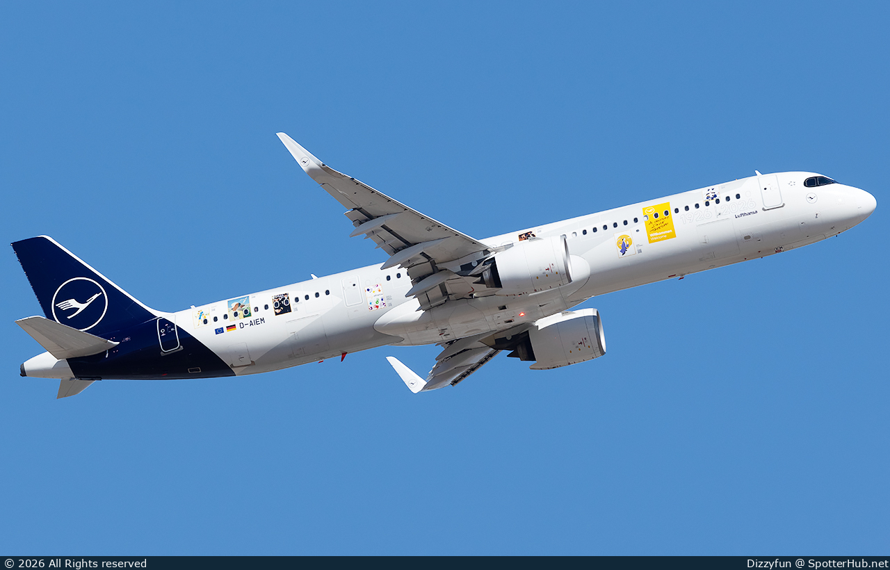 Photo of D-AIEM - Airbus A321-271NX operated by Lufthansa