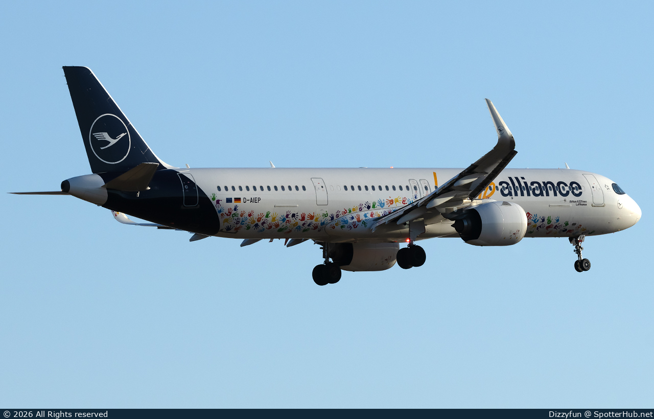 Photo of D-AIEP - Airbus A321-271NX operated by Lufthansa