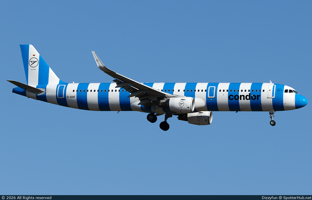 Photo of D-AIAF - Airbus A321-211 operated by Condor