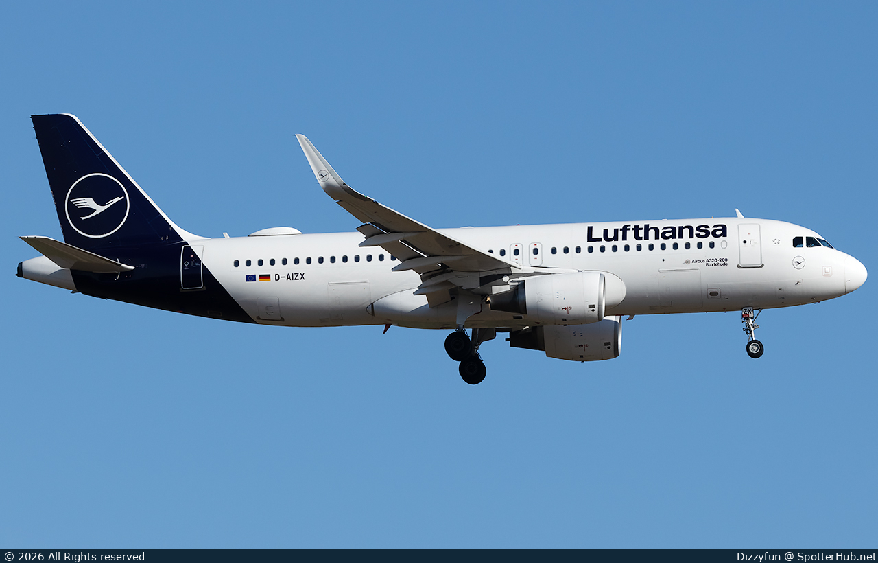 Photo of D-AIZX - Airbus A320-214 operated by Lufthansa