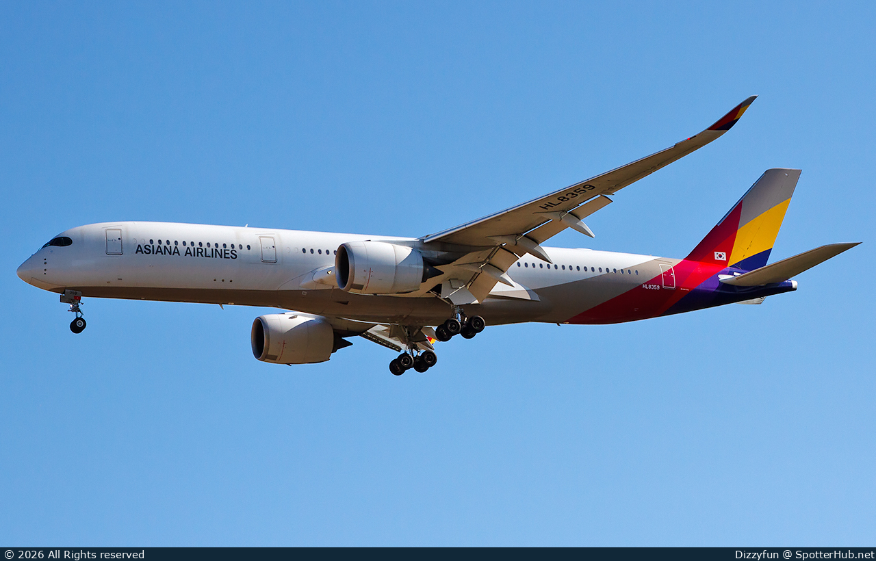 Photo of HL8359 - Airbus A350-941 operated by Asiana Airlines