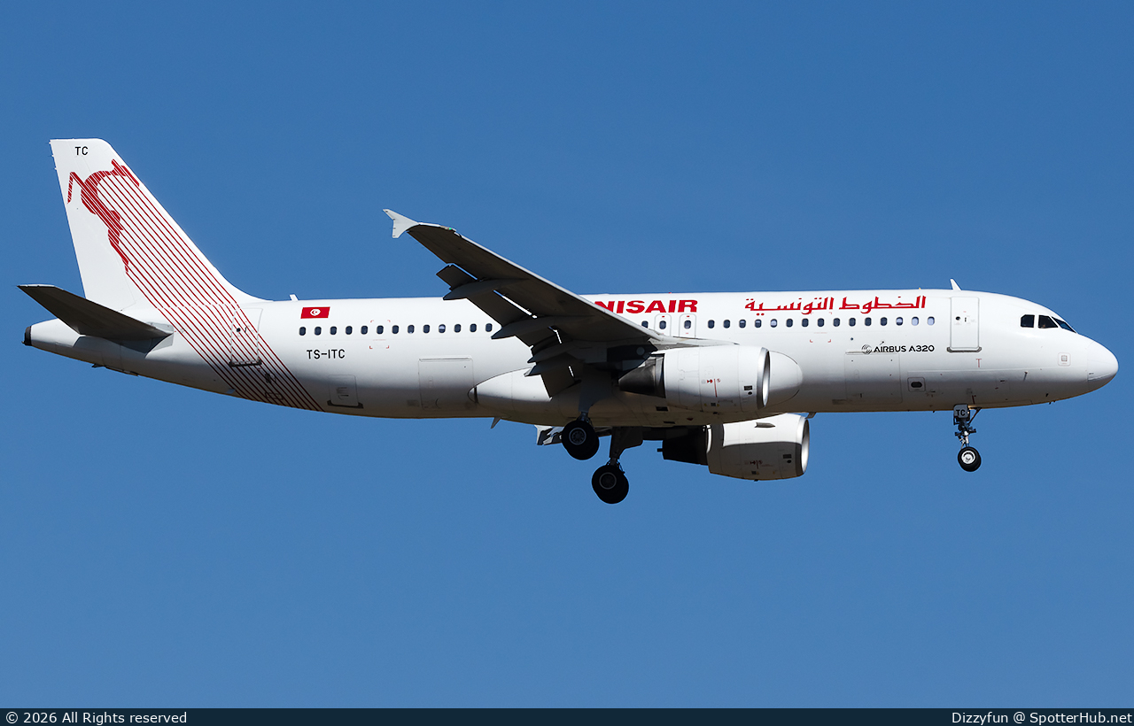 Photo of TS-ITC - Airbus A320-214 operated by Tunisair