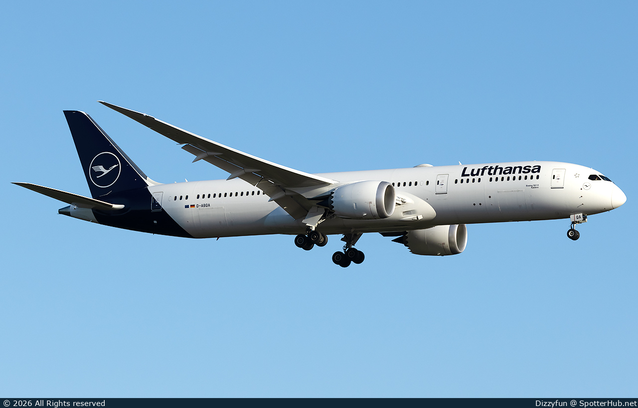 Photo of D-ABQA - Boeing 787-9 Dreamliner operated by Lufthansa