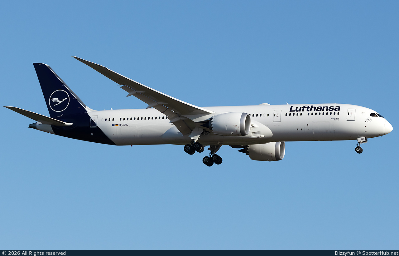 Photo of D-ABQC - Boeing 787-9 Dreamliner operated by Lufthansa
