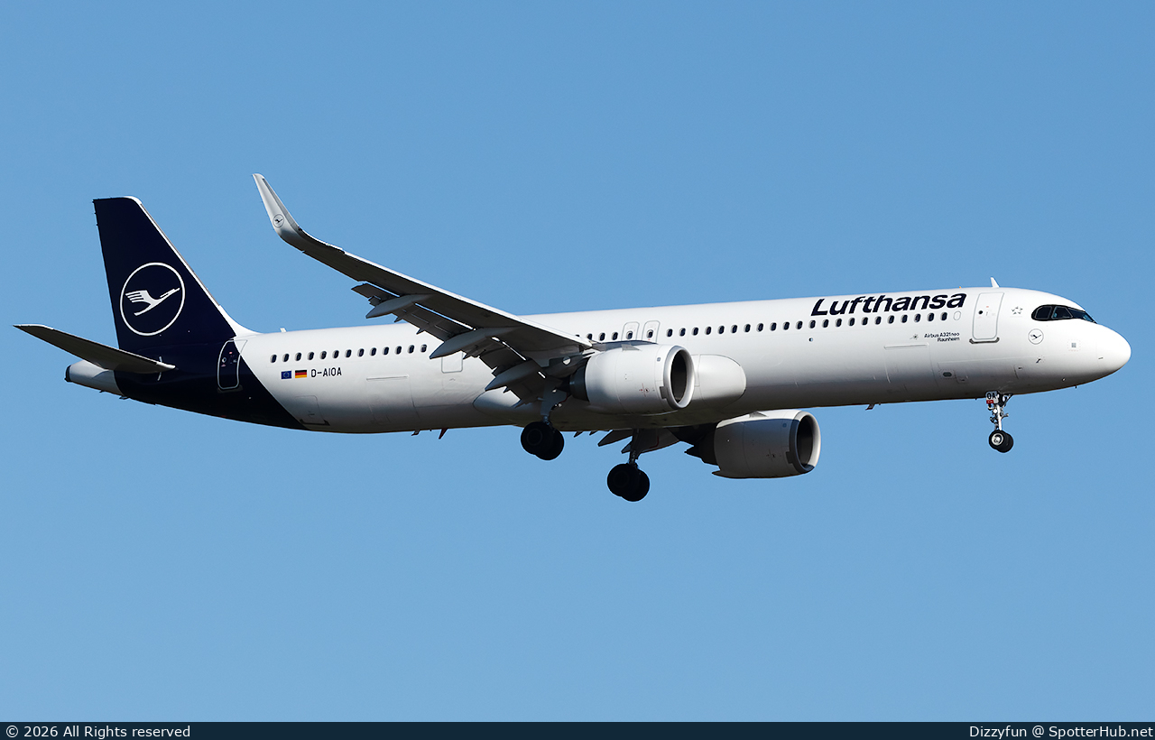 Photo of D-AIOA - Airbus A321-251NX operated by Lufthansa