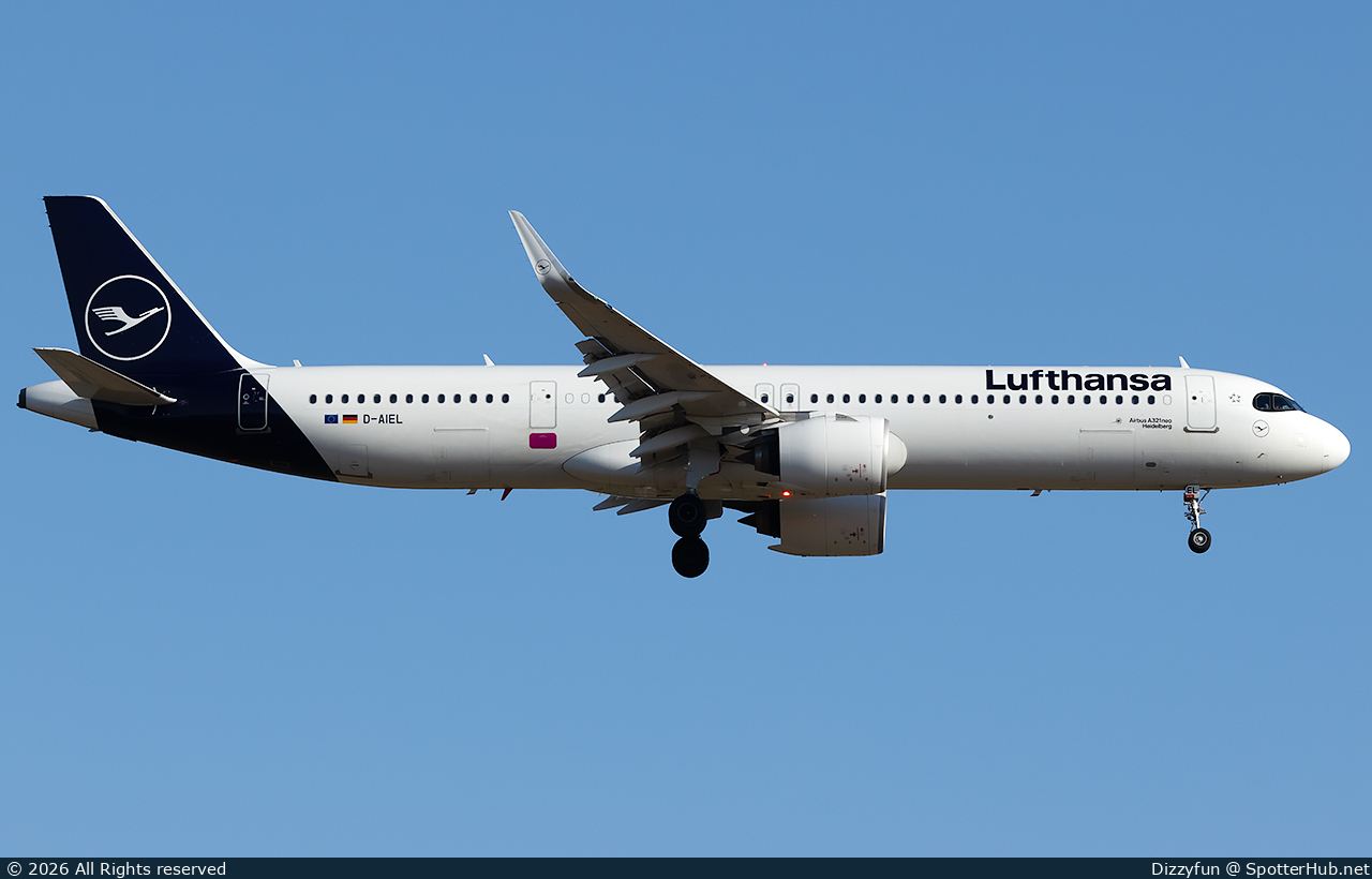 Photo of D-AIEL - Airbus A321-271NX operated by Lufthansa