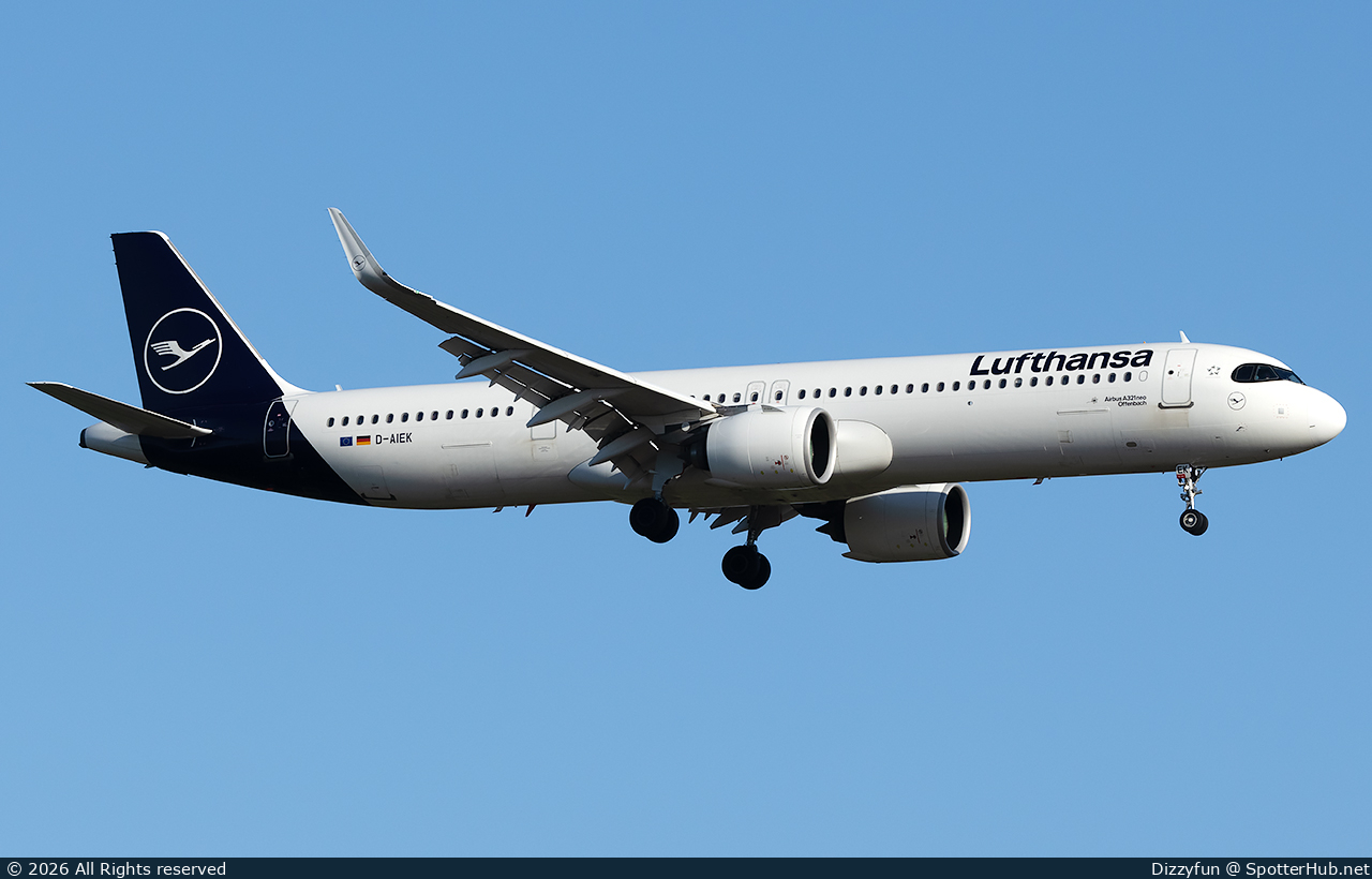 Photo of D-AIEK - Airbus A321-271NX operated by Lufthansa