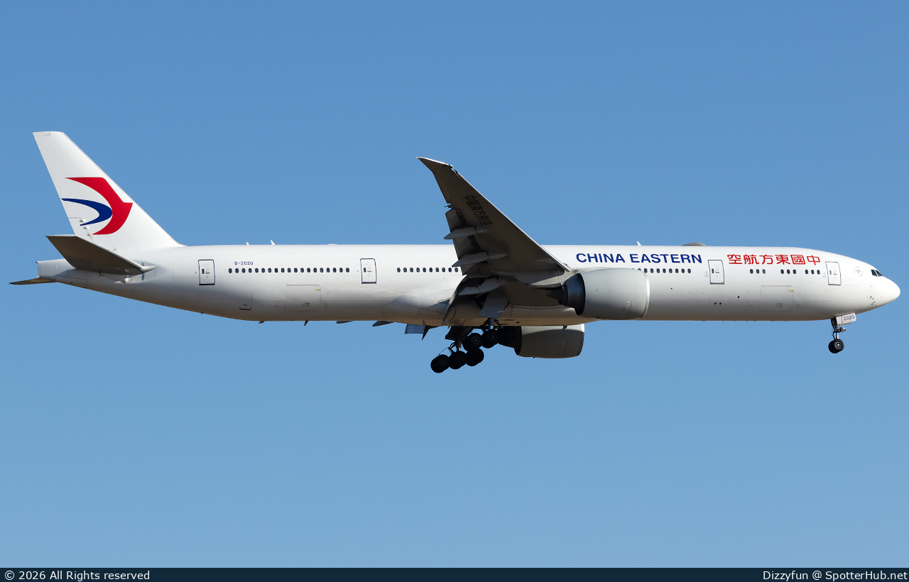 Photo of B-2020 - Boeing 777-39P(ER) operated by China Eastern Airlines