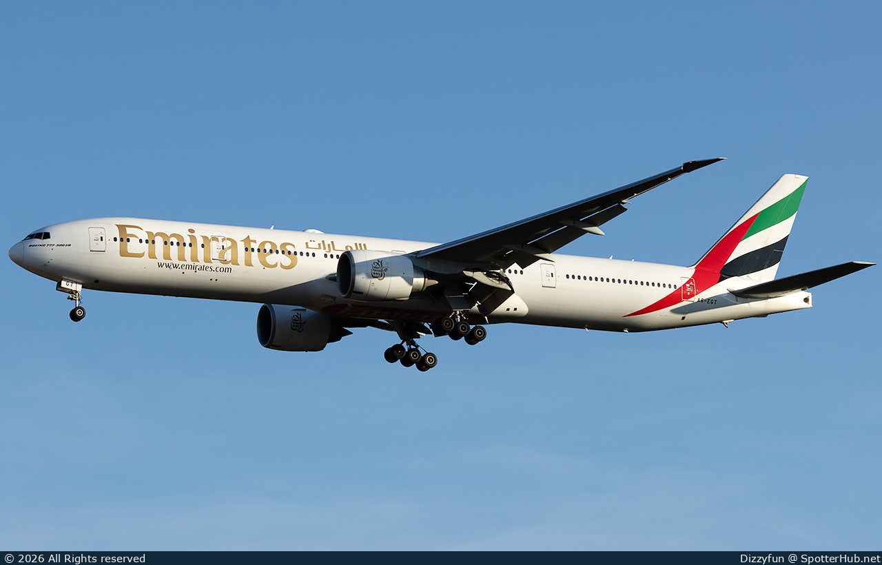 Photo of A6-EGT - Boeing 777-31H(ER) operated by Emirates