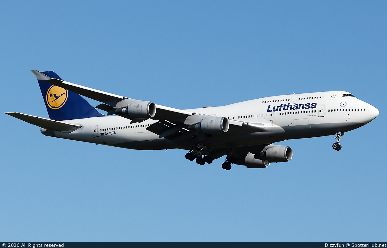 Photo of D-ABTL - Boeing 747-430 operated by Lufthansa