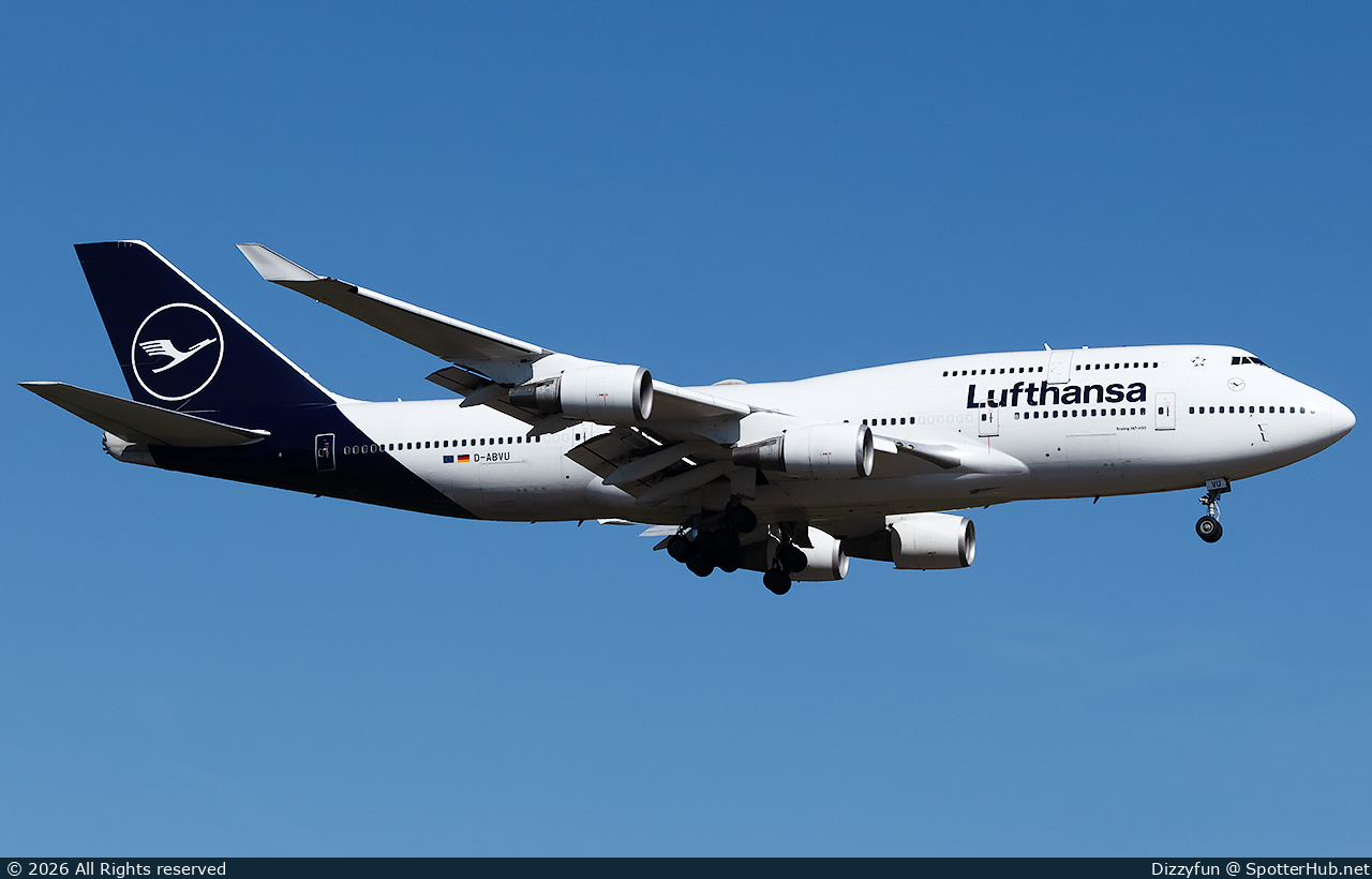 Photo of D-ABVU - Boeing 747-430 operated by Lufthansa