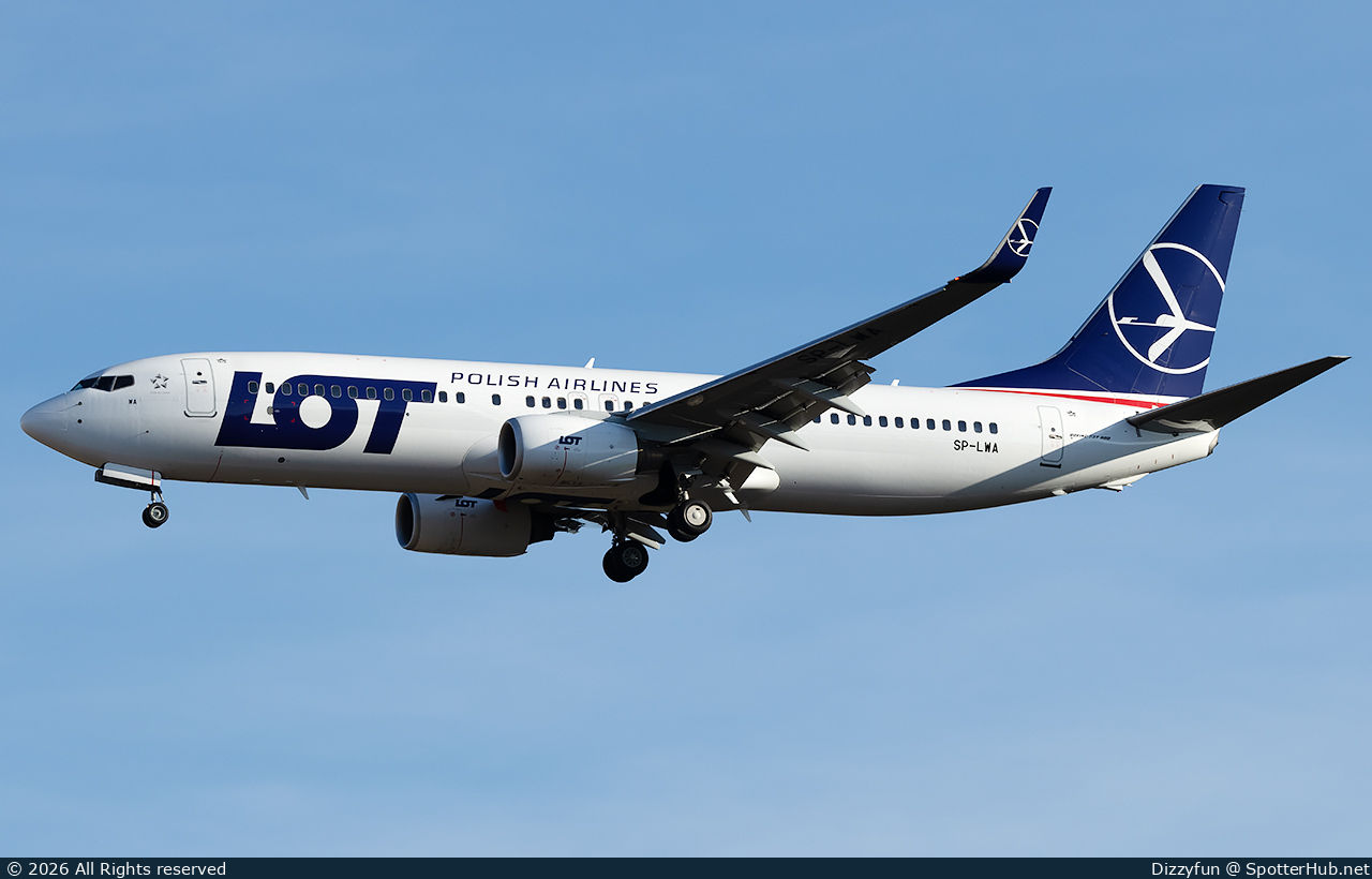 Photo of SP-LWA - Boeing 737-89P operated by LOT Polish Airlines