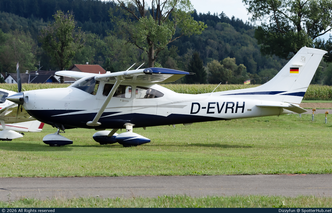 Photo of D-EVRH - Cessna 182T Skylane operated by Flugsportverein Herrenberg