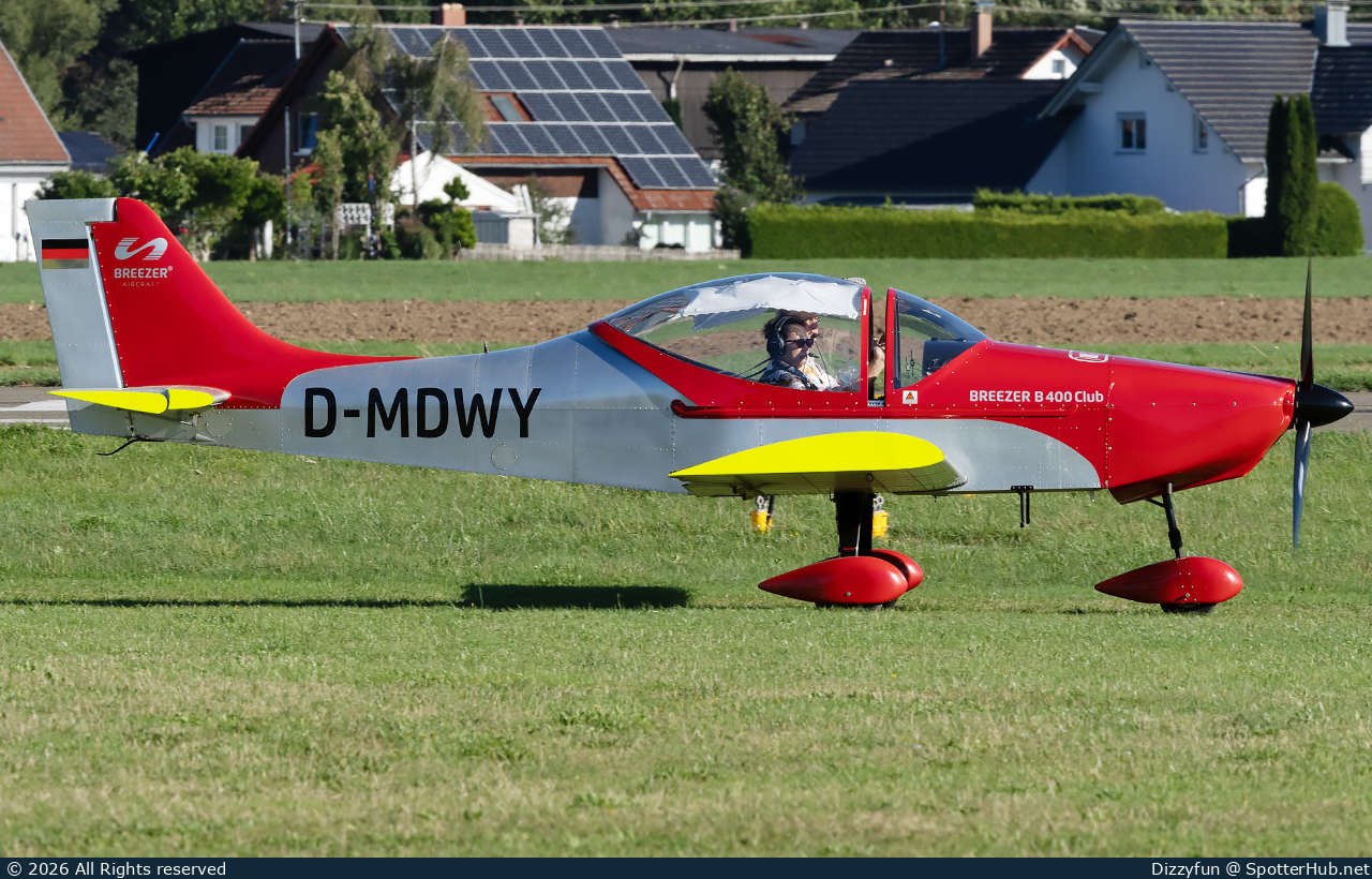 Photo of D-MDWY - Breezer B400 Club operated by Private