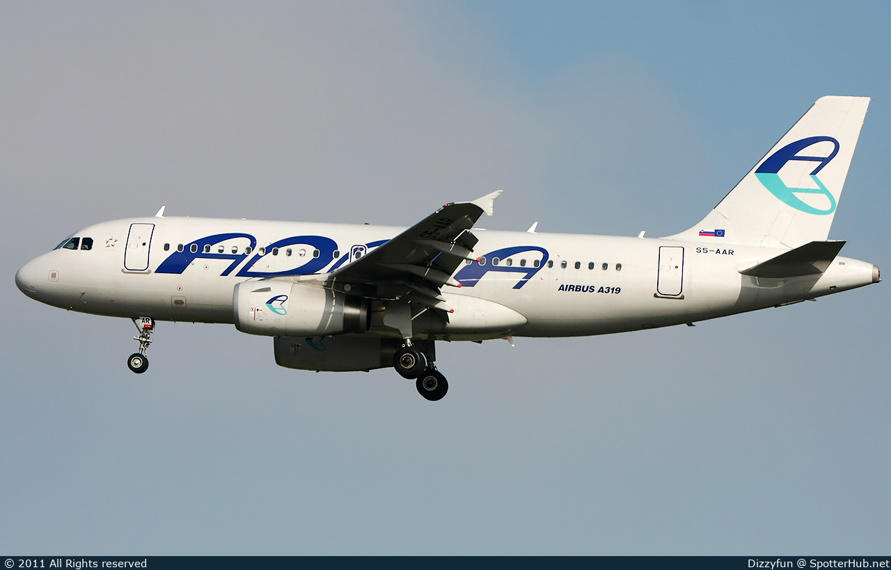 Photo of S5-AAR - Airbus A319-132 operated by Adria Airways
