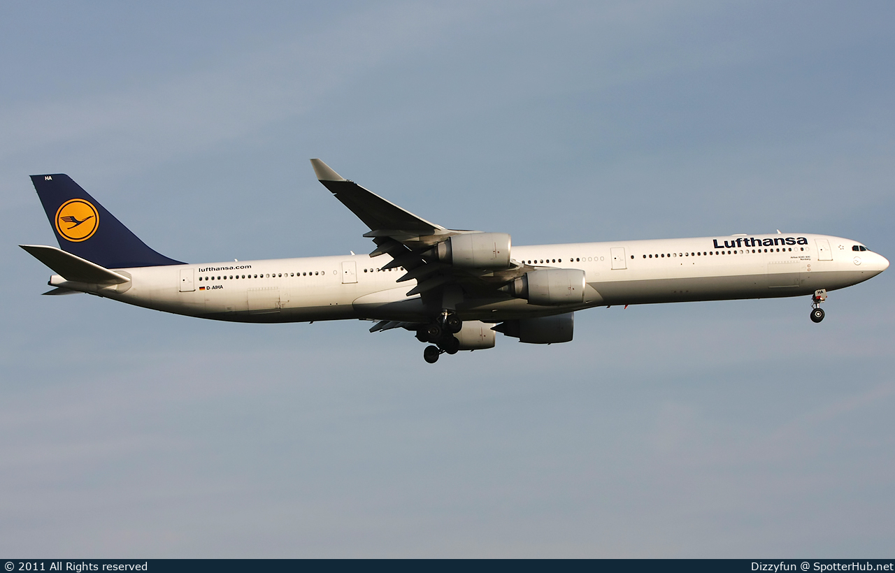 Photo of D-AIHA - Airbus A340-642 operated by Lufthansa