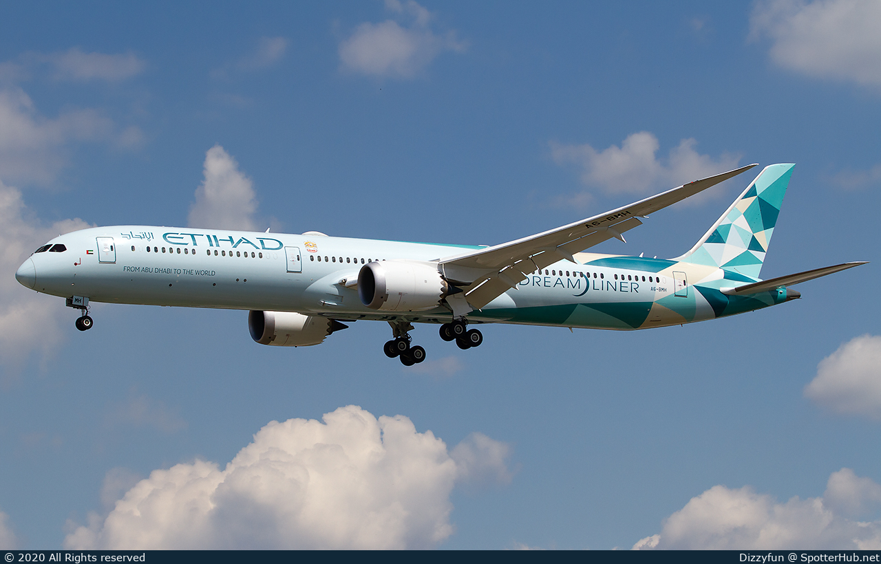 Photo of A6-BMH - Boeing 787-10 Dreamliner operated by Etihad Airways