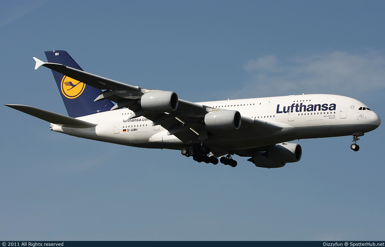 Photo of D-AIMH - Airbus A380-841 operated by Lufthansa