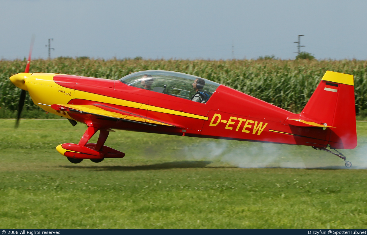 Photo of D-ETEW - Extra EA-300L operated by Private