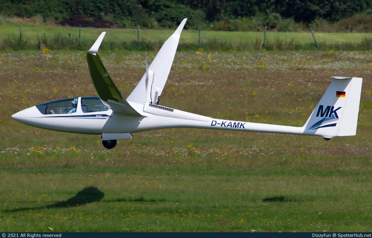 Photo of D-KAMK - Schleicher ASH 25M operated by Private