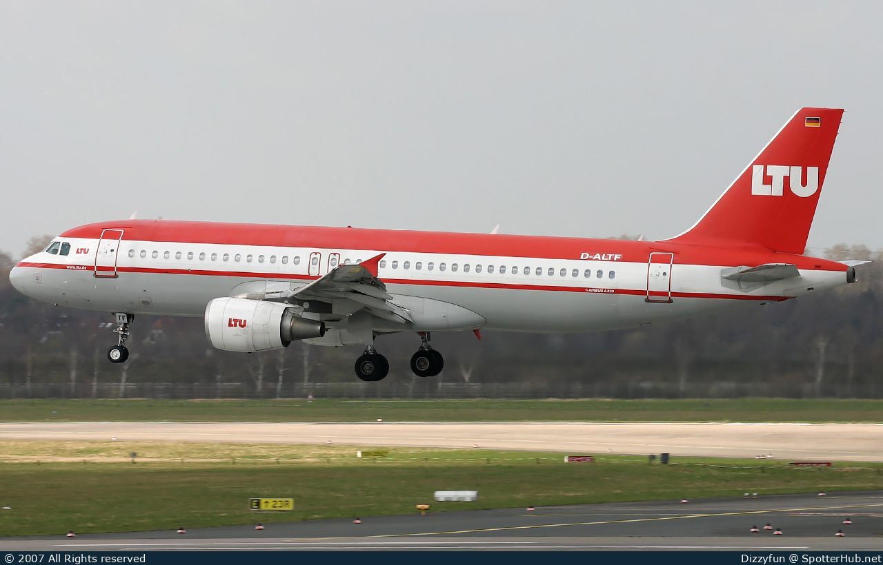 Photo of D-ALTF - Airbus A320-214 operated by LTU International Airways