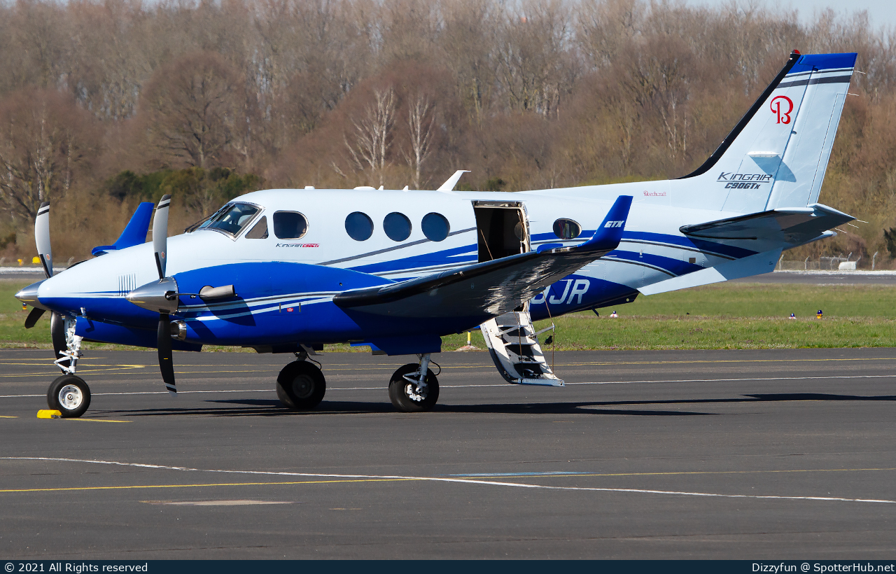 Photo of N689JR - Beechcraft C90GTx King Air operated by Private