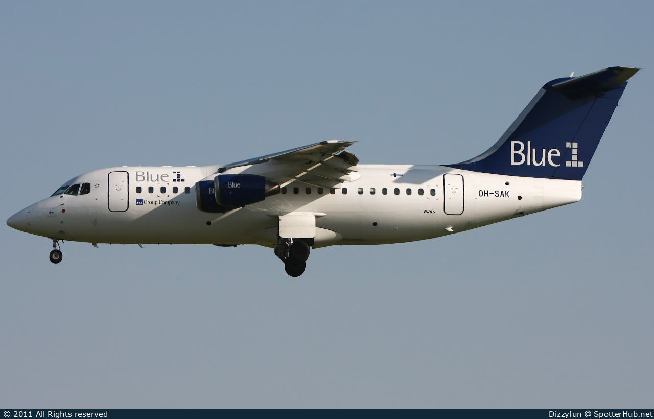 Photo of OH-SAK - British Aerospace Avro RJ85 operated by Blue1