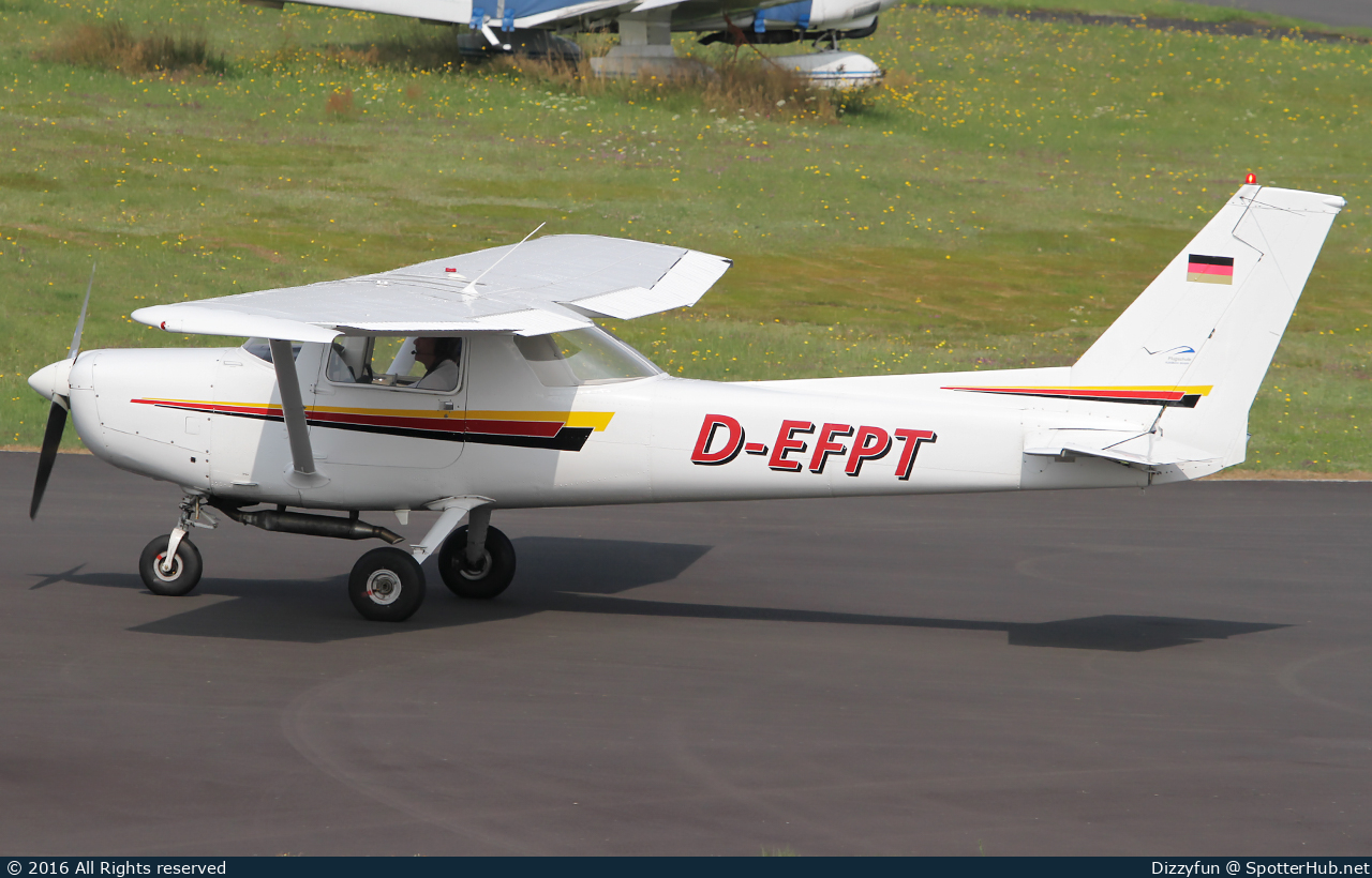 Photo of D-EFPT - Reims-Cessna F152 II operated by Flugschule KölnBonn