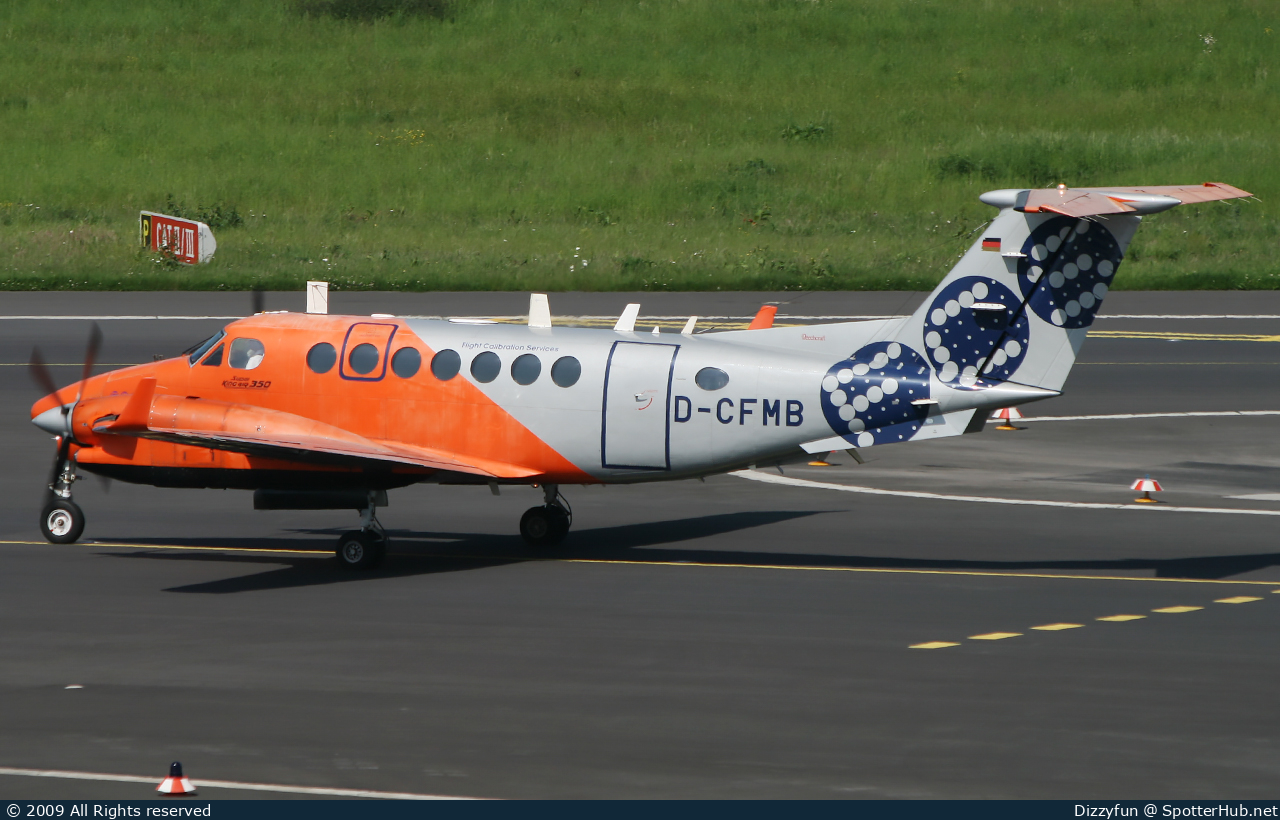 Photo of D-CFMB - Beechcraft B300 Super King Air 350 operated by FCS Flight Calibration Services