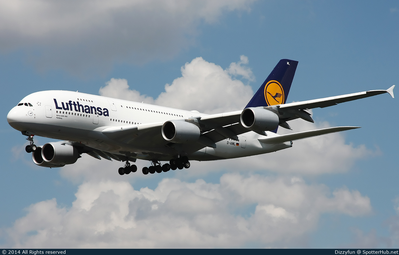 Photo of D-AIML - Airbus A380-841 operated by Lufthansa