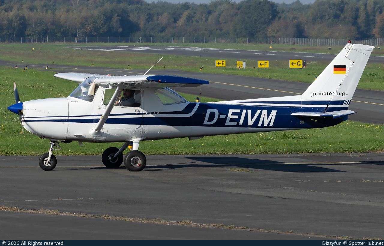 Photo of D-EIVM - Reims-Cessna F150M operated by Luftsportclub Borkenberge