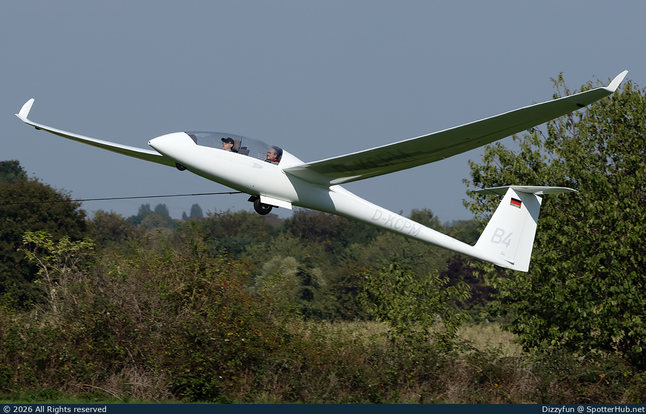 Photo of D-KCPM - Schempp-Hirth Duo Discus xT operated by Private