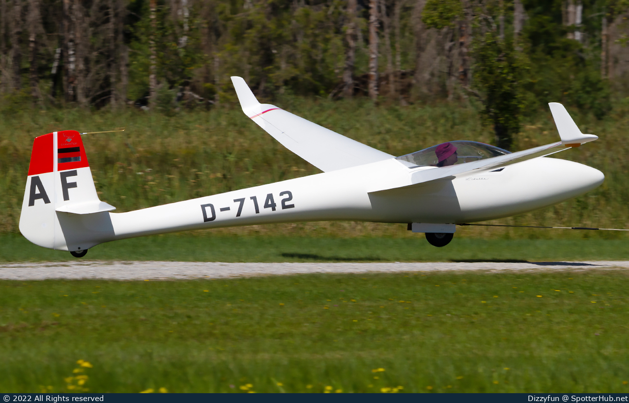 Photo of D-7142 - Glasflügel H-201B Standard Libelle operated by Luftsportgruppe Isny-Westallgäu