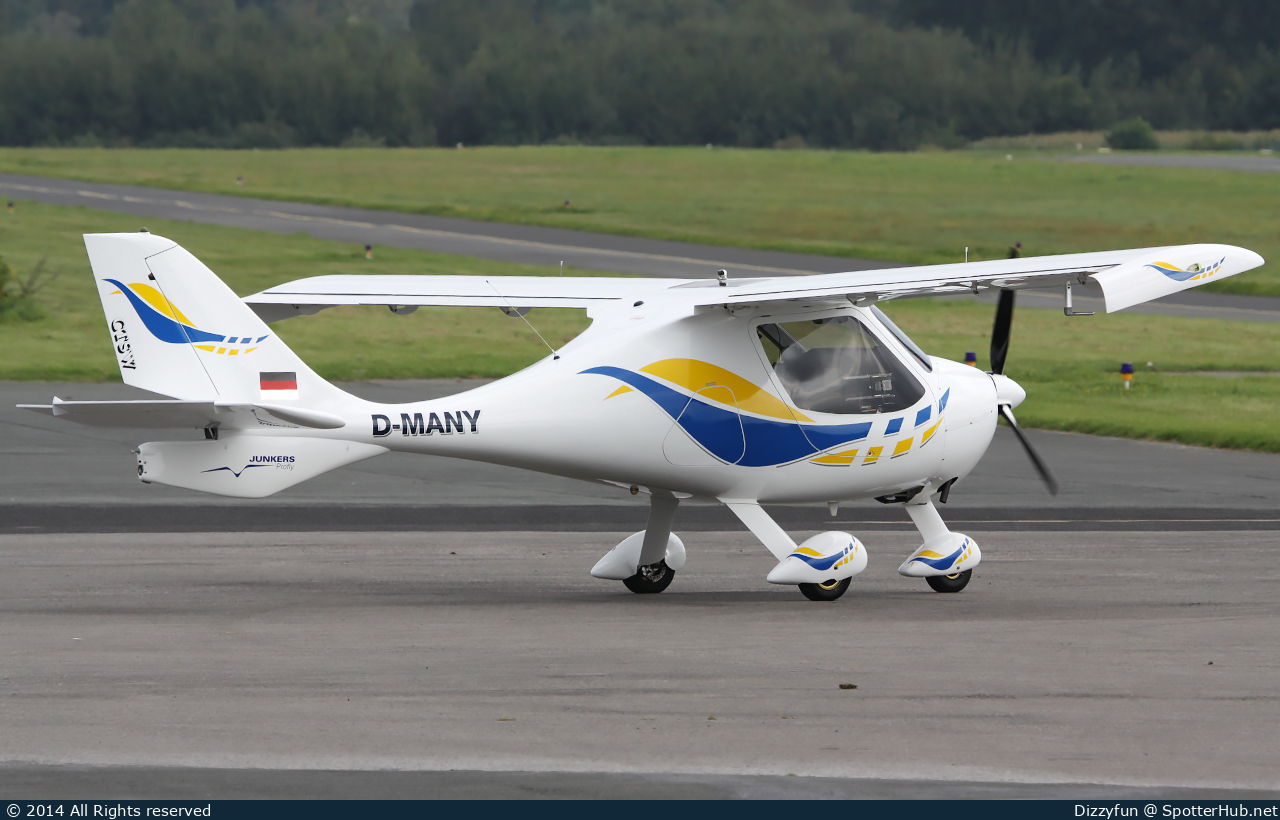 Photo of D-MANY - Flight Design CTsw operated by Private
