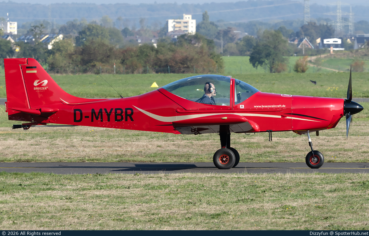 Photo of D-MYBR - Breezer CR operated by Private