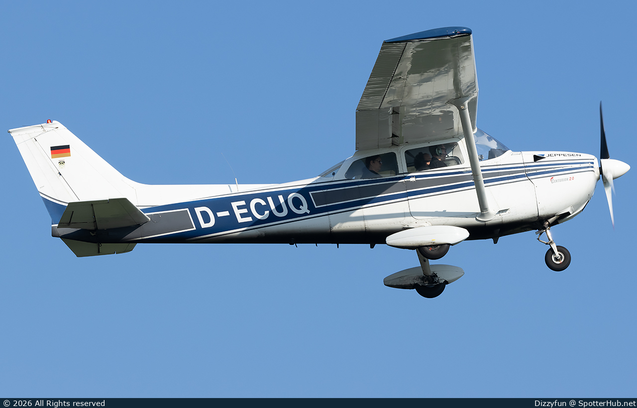 Photo of D-ECUQ - Reims-Cessna F172M Skyhawk operated by Motorfluggruppe Dinslaken Schwarze-Heide