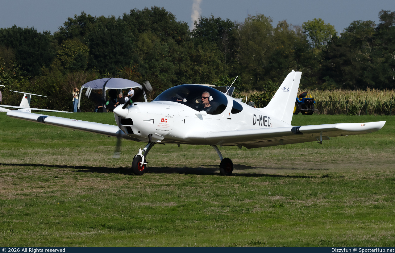Photo of D-MIEC - BRM Aero Bristell NG 5 LSA operated by Verein für Segelflug Krefeld
