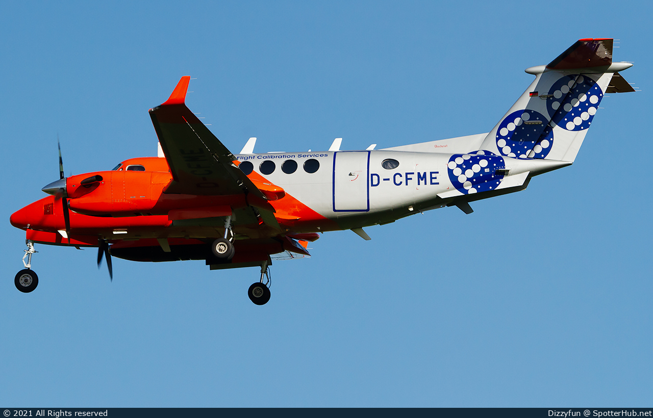Photo of D-CFME - Beechcraft B300 Super King Air 350 operated by FCS Flight Calibration Services